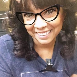 Meet your Posher, Bonita